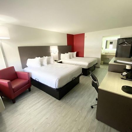 Ramada By Wyndham Tuscaloosa Hotel Bagian luar foto