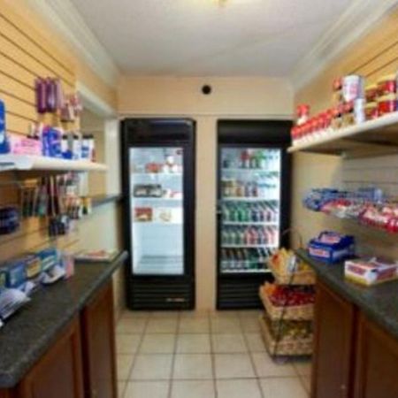 Ramada By Wyndham Tuscaloosa Hotel Bagian luar foto