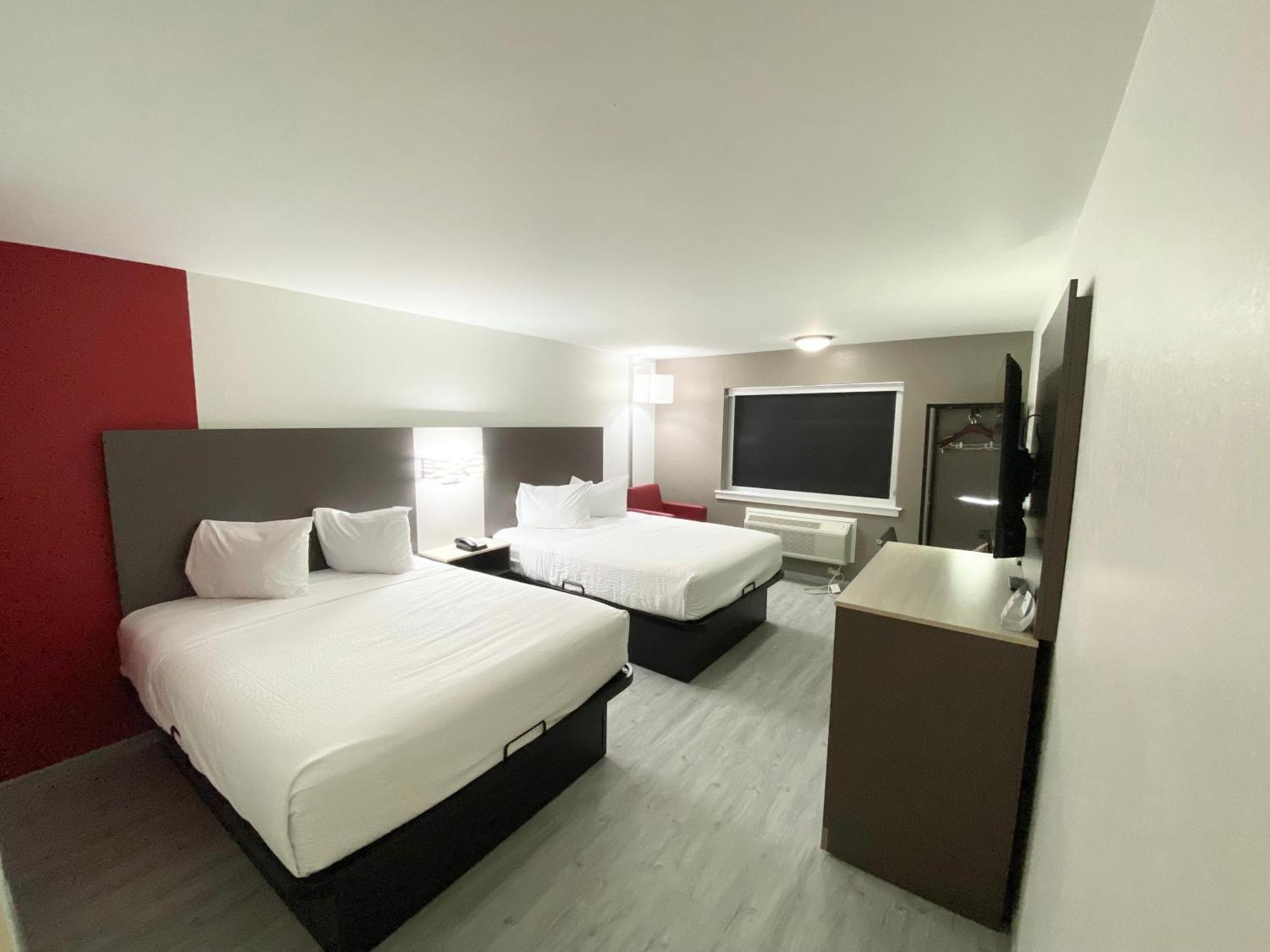 Ramada By Wyndham Tuscaloosa Hotel Bagian luar foto