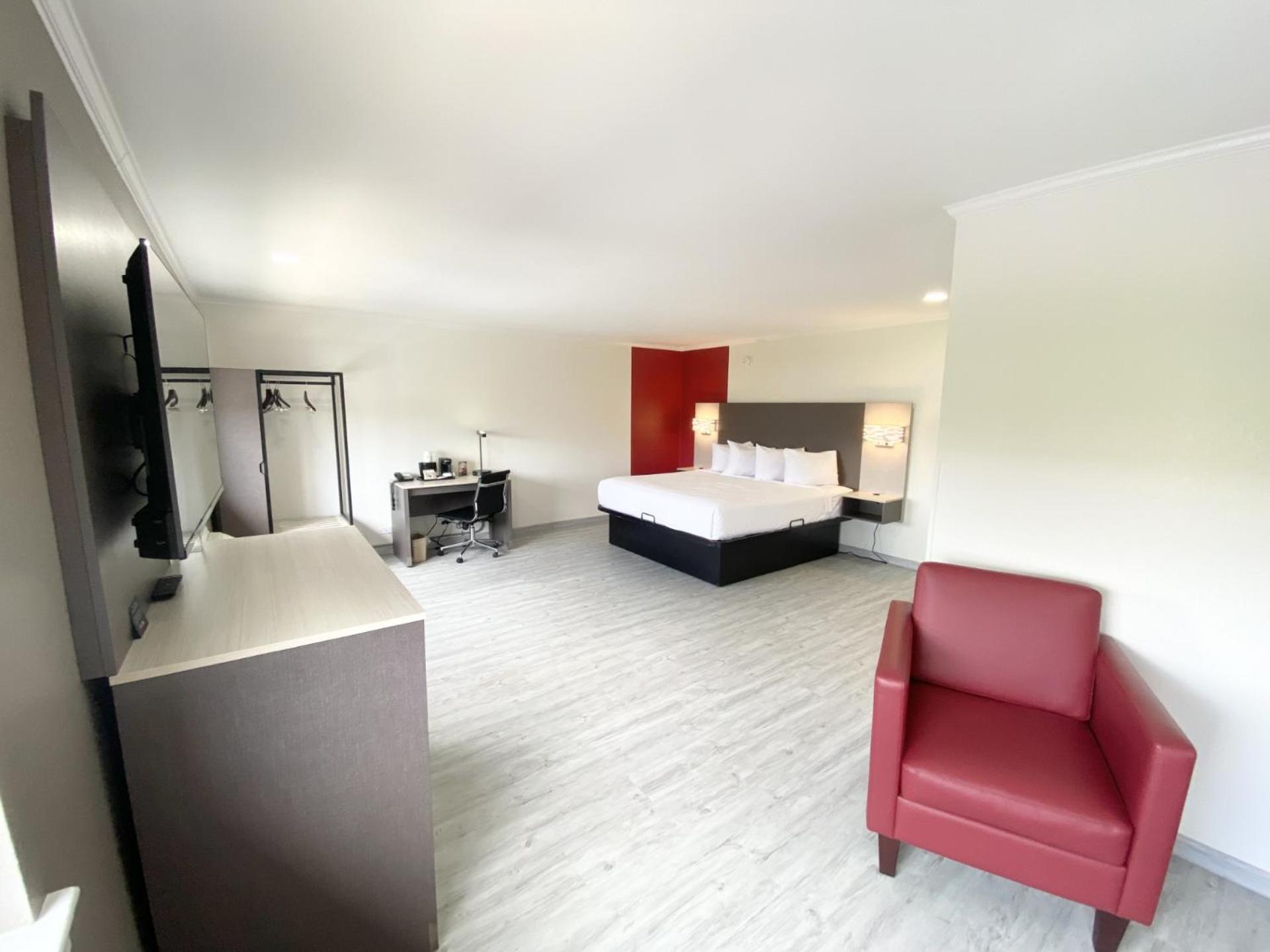 Ramada By Wyndham Tuscaloosa Hotel Bagian luar foto