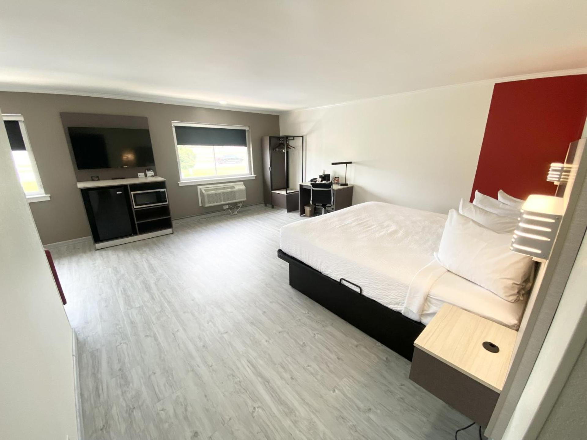 Ramada By Wyndham Tuscaloosa Hotel Bagian luar foto