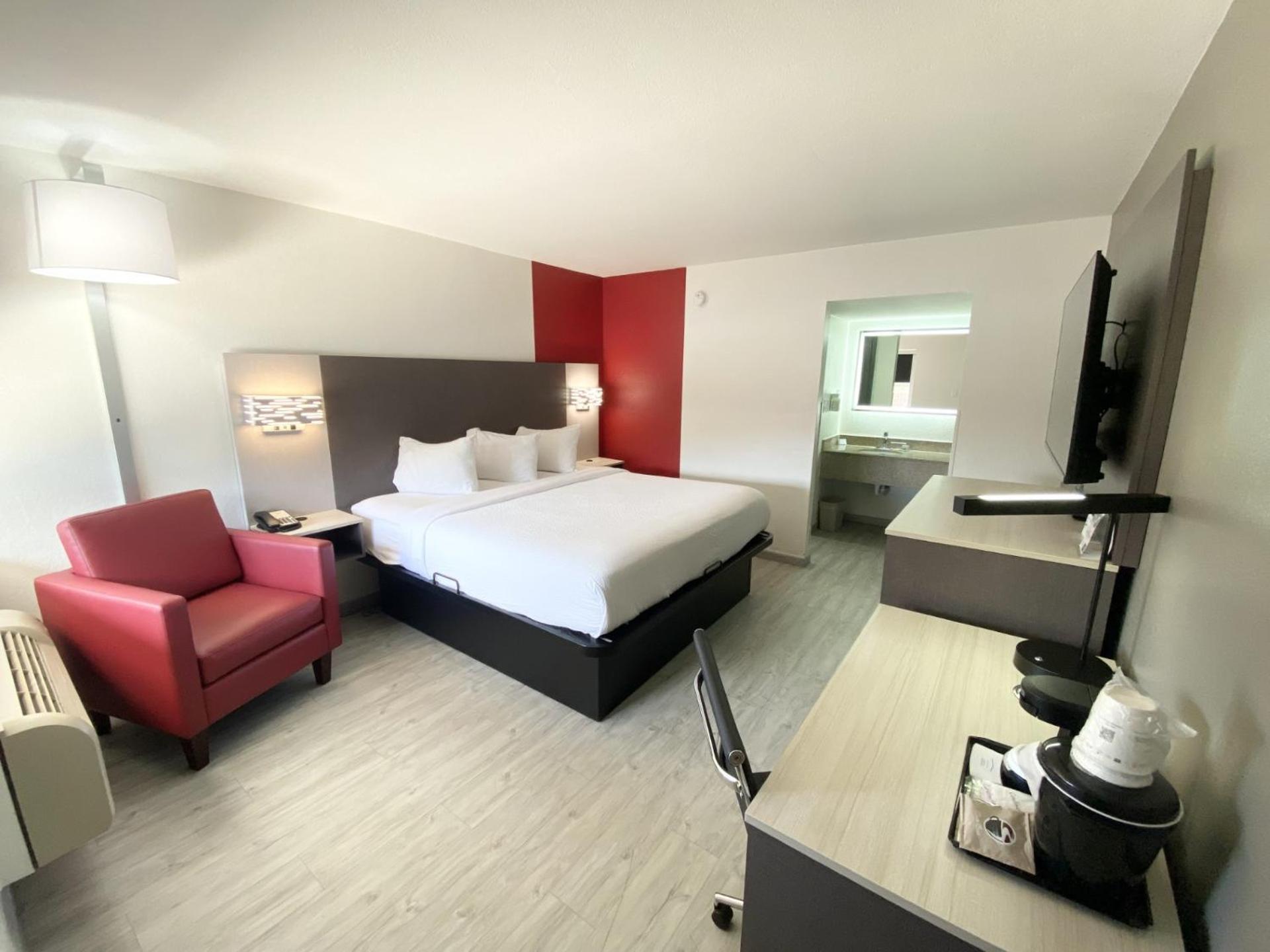 Ramada By Wyndham Tuscaloosa Hotel Bagian luar foto