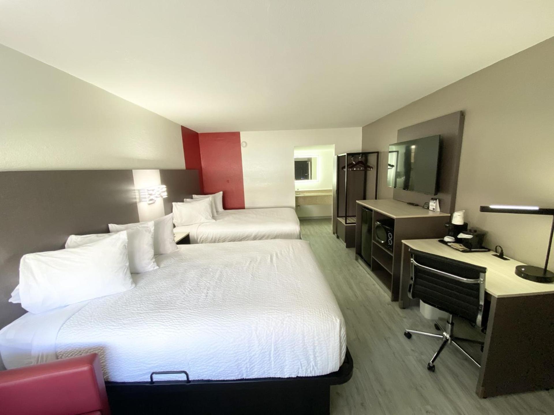 Ramada By Wyndham Tuscaloosa Hotel Bagian luar foto