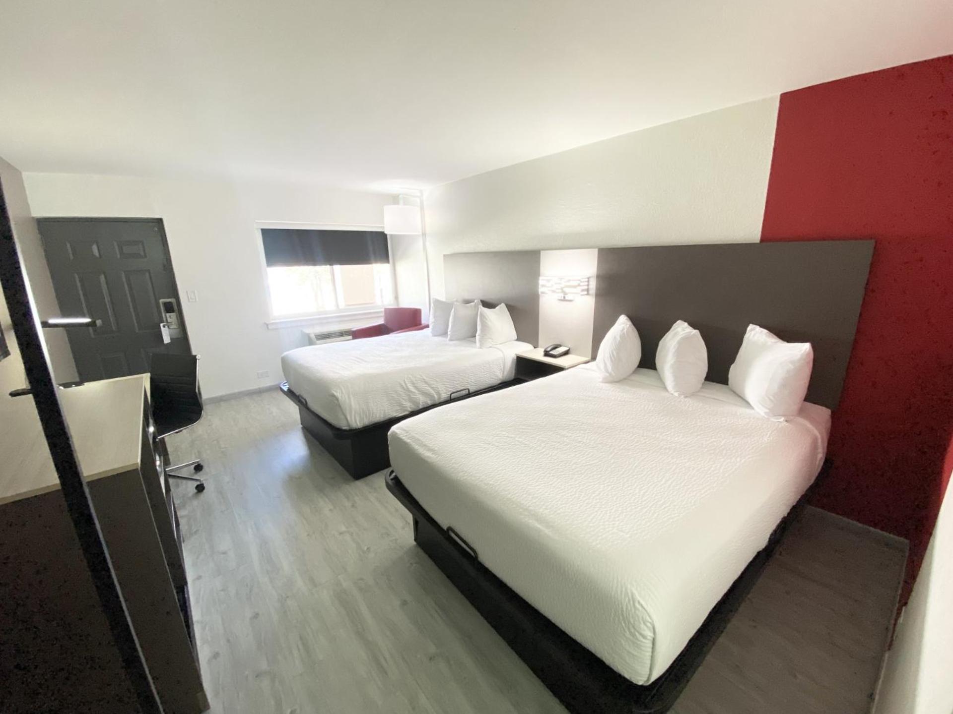 Ramada By Wyndham Tuscaloosa Hotel Bagian luar foto